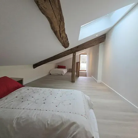 Renove Avec Piscine Partagee A Saint-meard-de-drone - Fr-1-616-468 * Villetoureix
