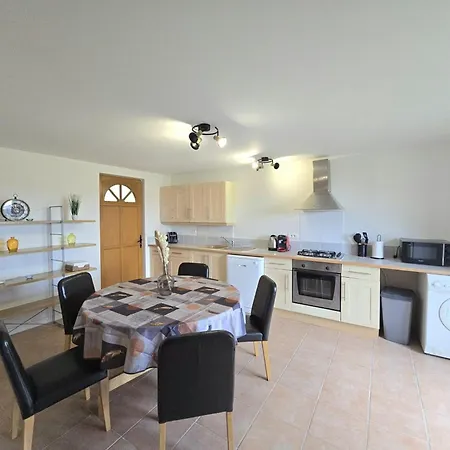 Renove Avec Piscine Partagee A Saint-meard-de-drone - Fr-1-616-468 * Villetoureix